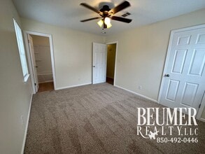 Building Photo - 5712 Japonica Ave