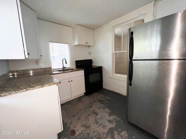 Building Photo - 134 W 23rd St