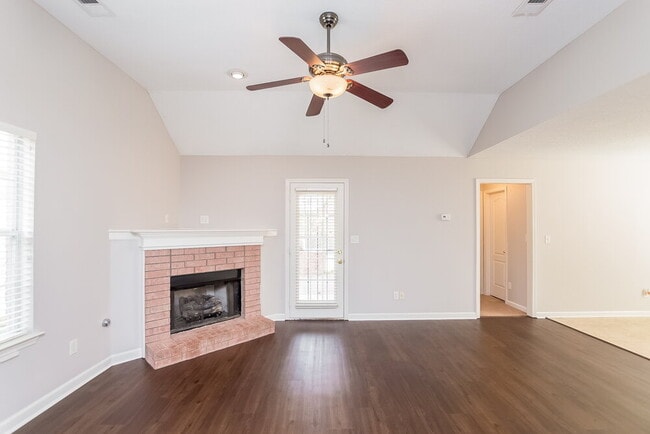 Building Photo - 1106 Cross Wood Ln