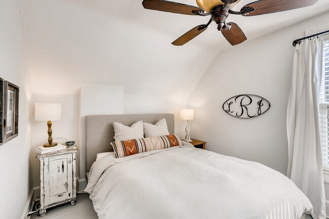 Master bedroom - 4131 Vallejo St