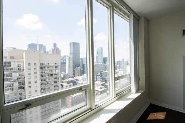 Foto del edificio - 33 W Ontario St
