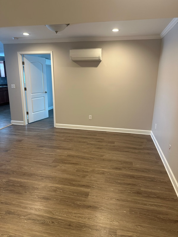 Building Photo - 1611 S Main St