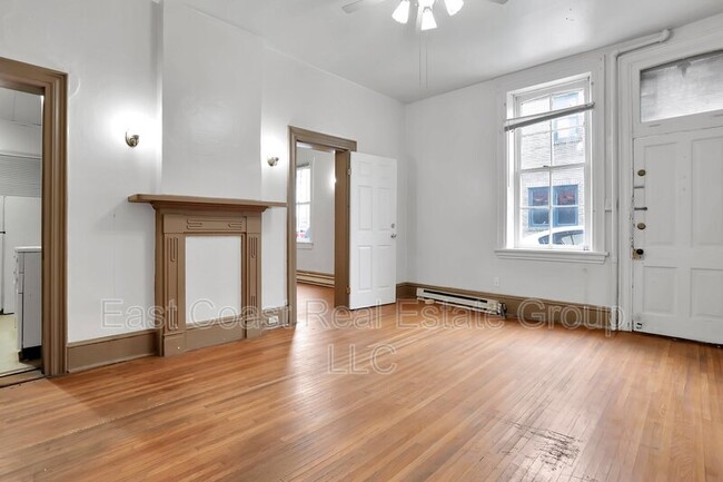 Building Photo - 200 W Martin St
