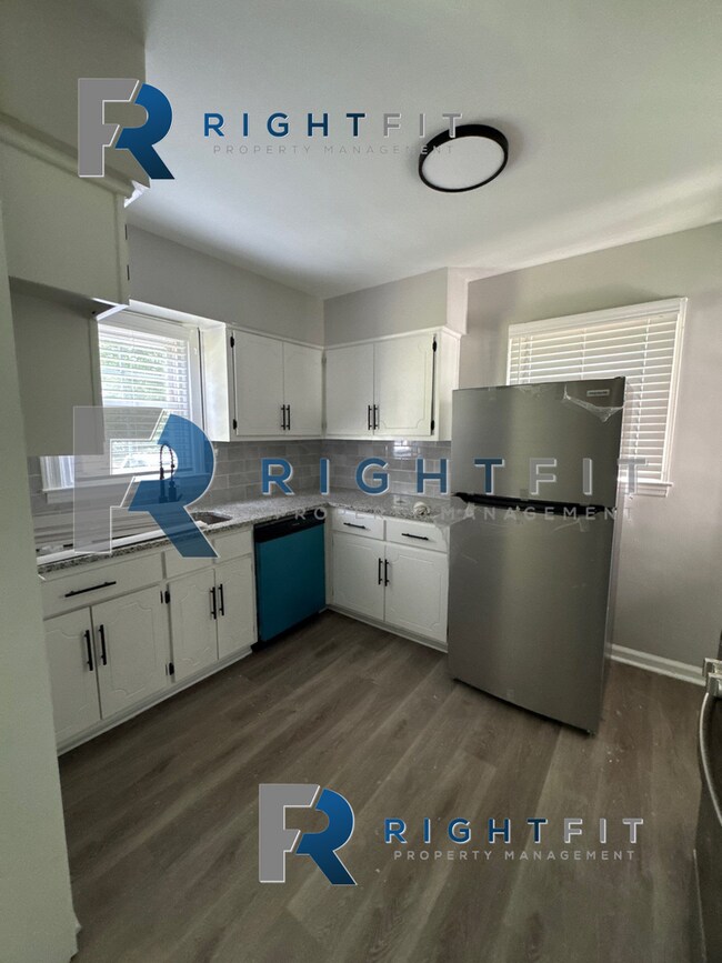 Foto del edificio - Beautiful Corner Lot Home