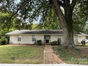 Building Photo - 608 Margaret Dr