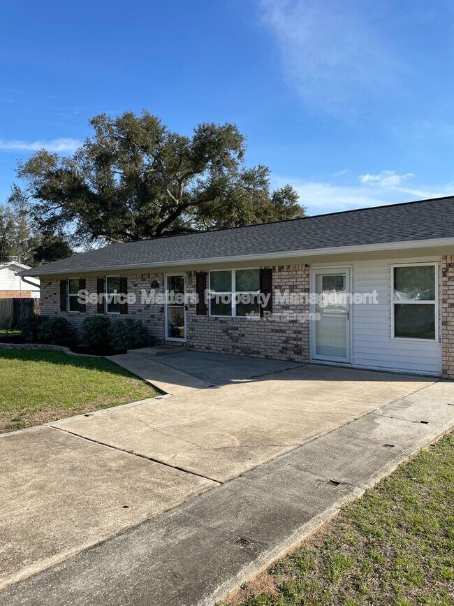 Building Photo - 5057 Pennington Ln