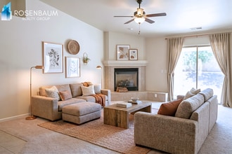 Building Photo - Gorgeous 3-bedrooms, 2-baths single level home in Prescott Valley!