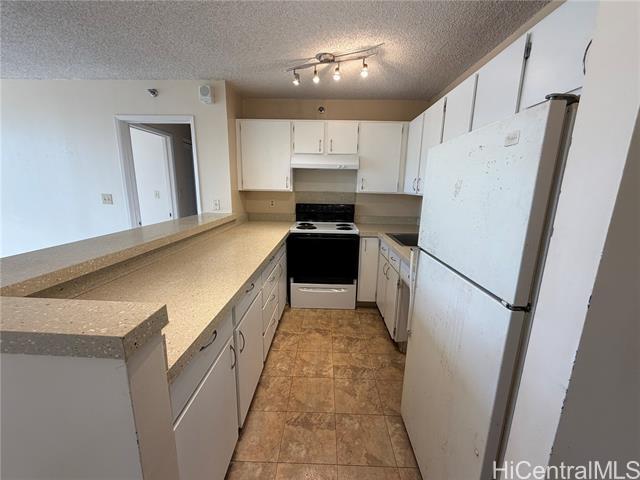 Building Photo - 98-402-402 Koauka Loop