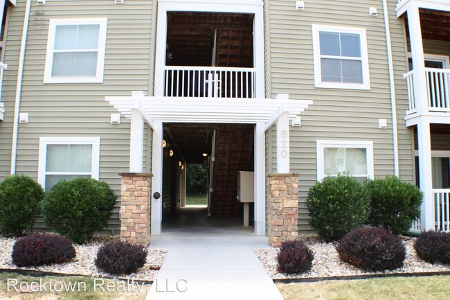 Foto del edificio - 520 Davis Mills Dr