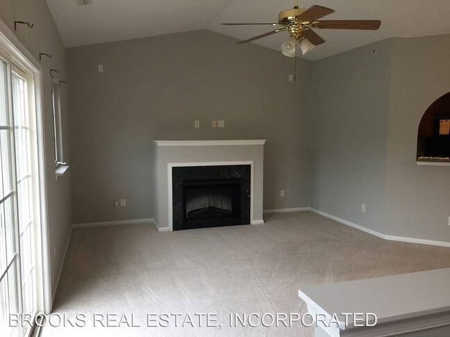 Building Photo - 604 Rustads Cir