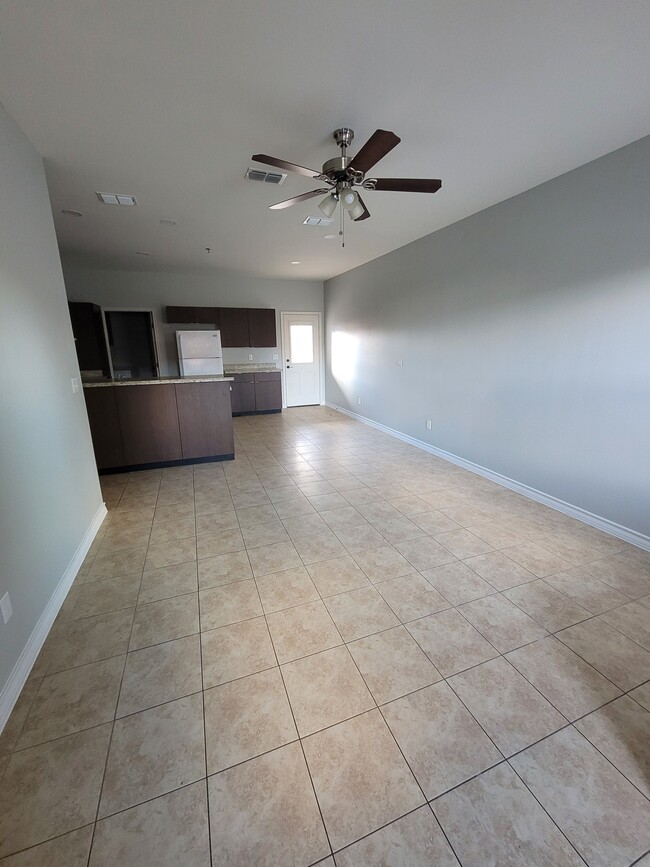 Building Photo - 201 S 5th St