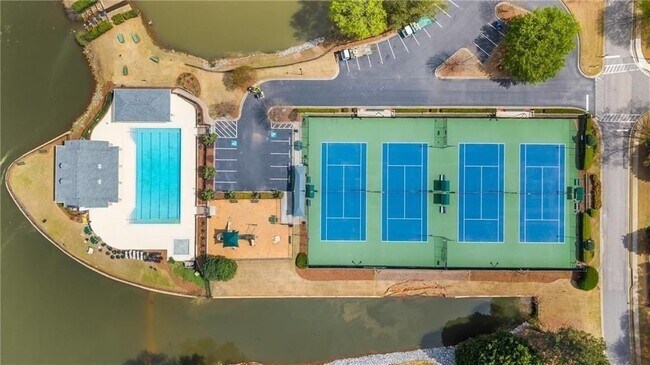 Foto del edificio - 1020 Capstone Ct