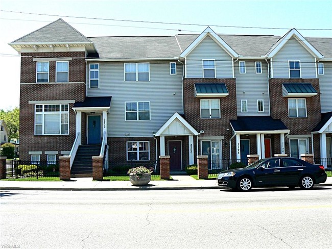 Building Photo - 2200 Noble Rd