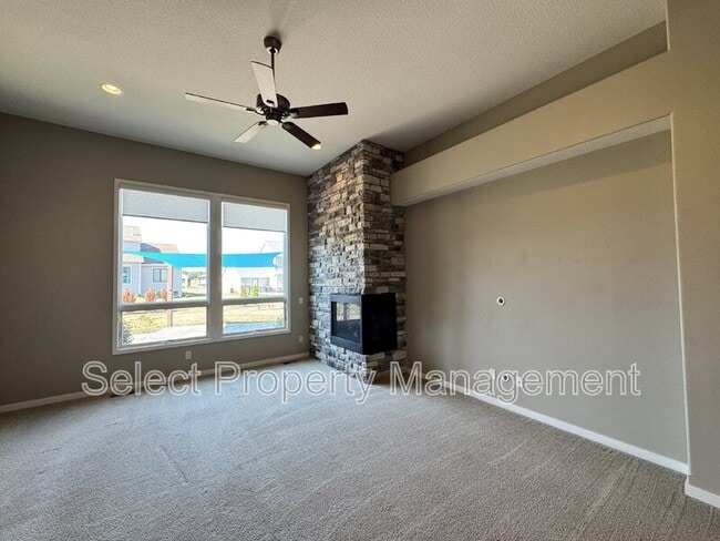 Foto del edificio - 1752 Woodlark Dr