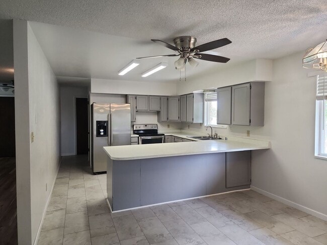 Building Photo - 3210 N Bulldog Rd