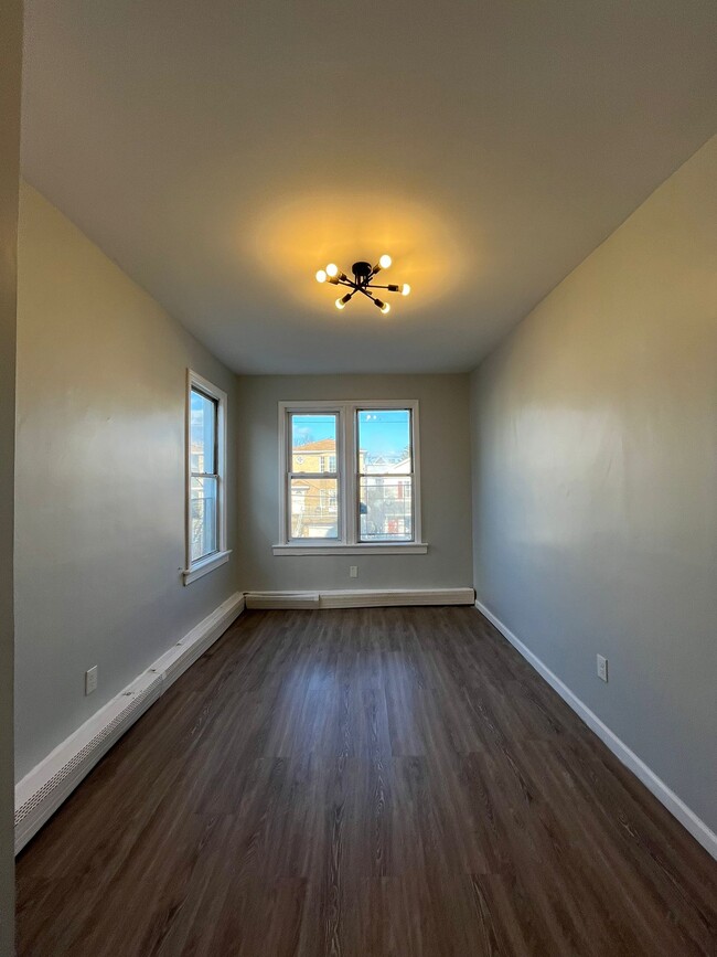 Building Photo - 54 Stegman St