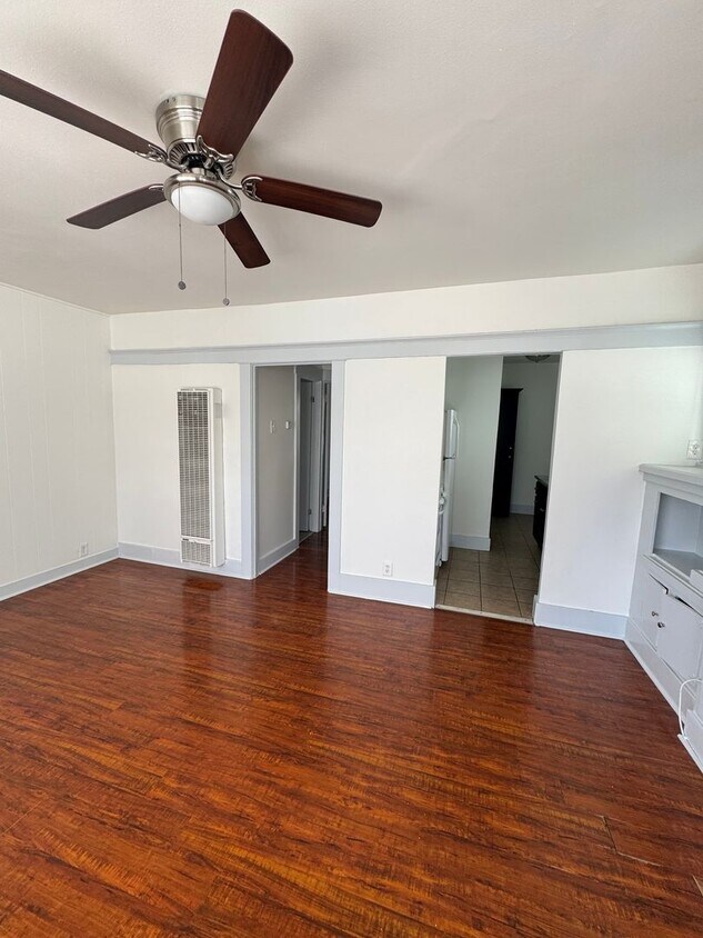Primary Photo - Spacious 1 Bedroom in Long Beach !