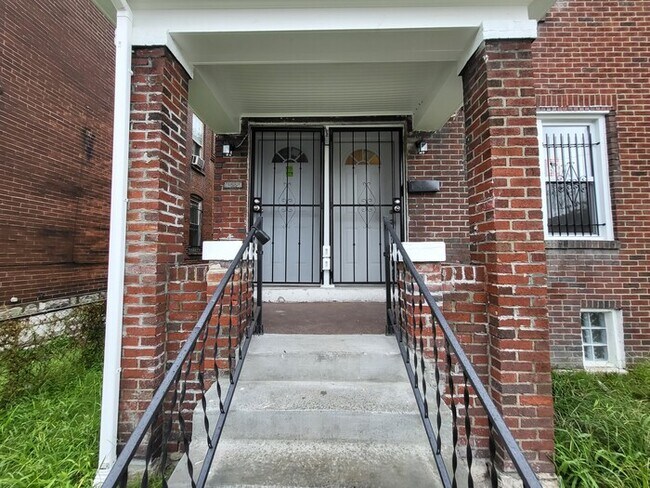 Foto del edificio - Completely Renovated and Open Concept Apartment -