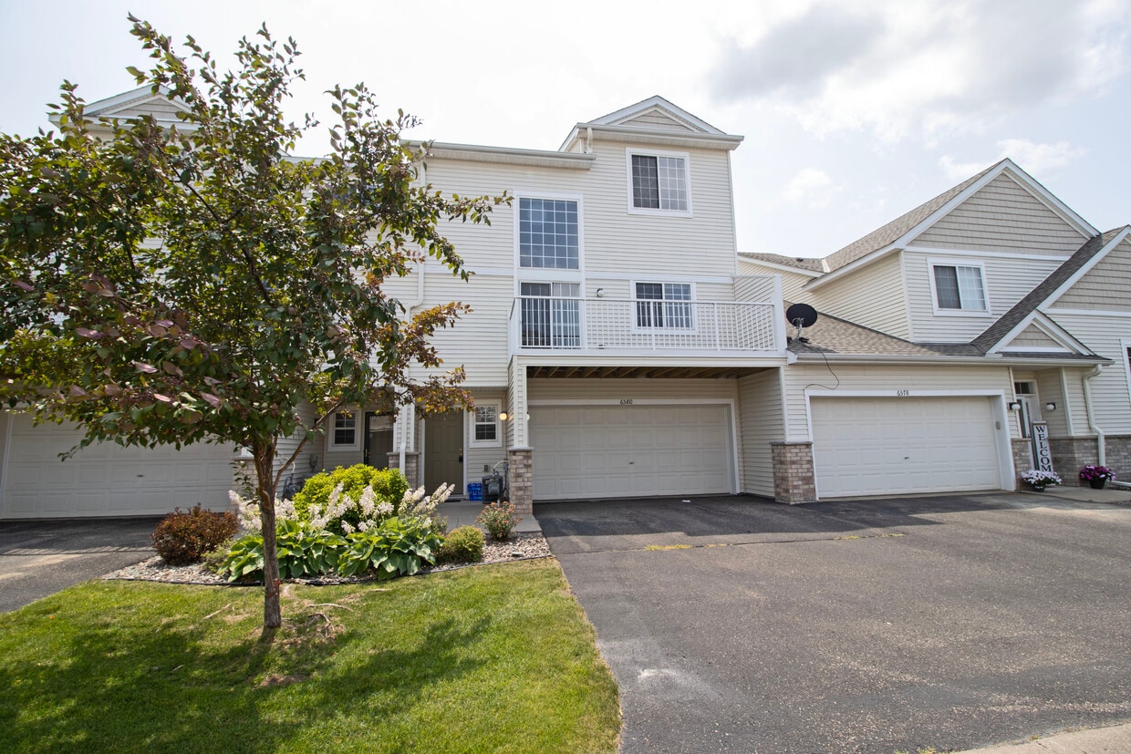 6580 Olive Ln N, Maple Grove, MN 55311 Townhome Rentals in Maple