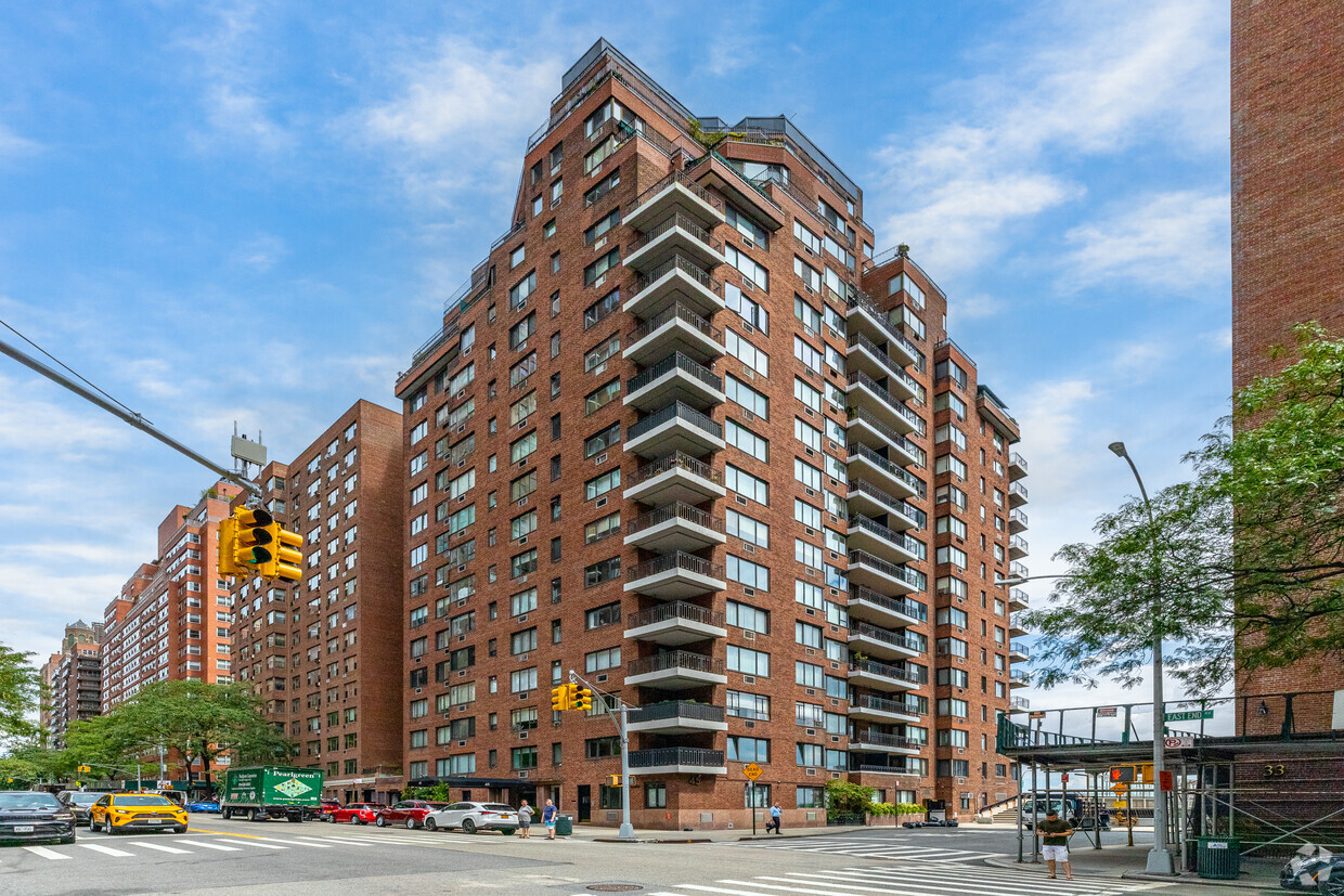 Vista desde la calle - 45 E East End Ave