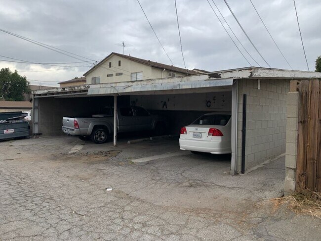 Foto del edificio - 238 E Valencia Ave