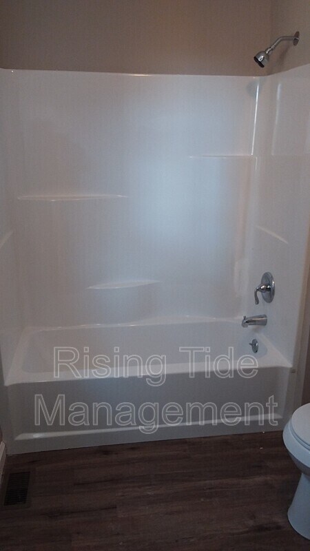 Foto del edificio - 900 Lynn Dale Ln