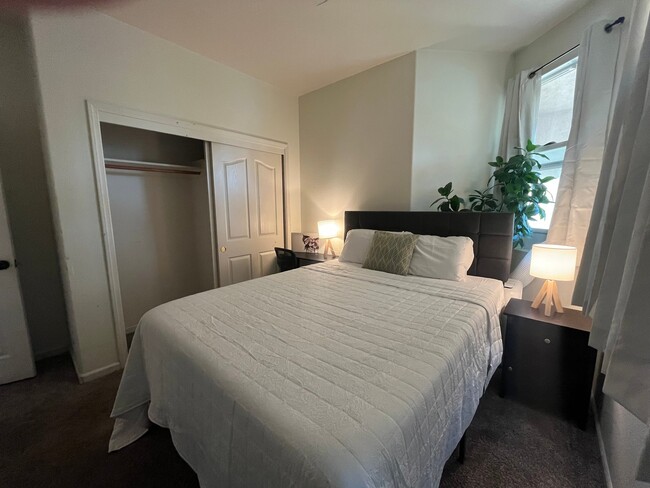 Foto del edificio - 8408 Arrowroot Cir