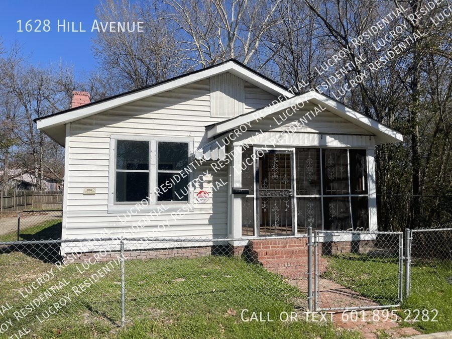 Primary Photo - Super-Cute 3 Bedroom Rental with Spacious ...