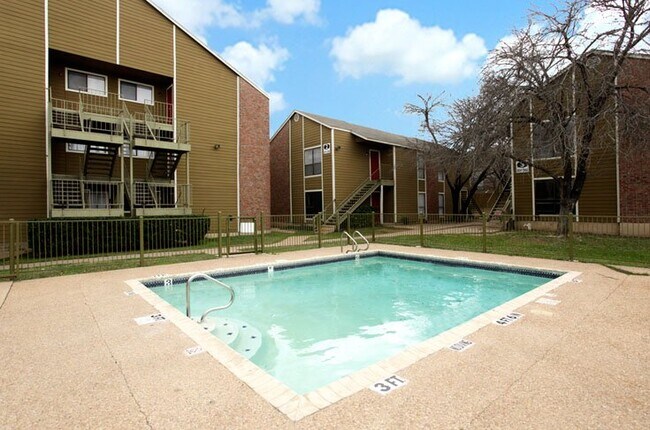 Building Photo - 8001 Gessner Dr