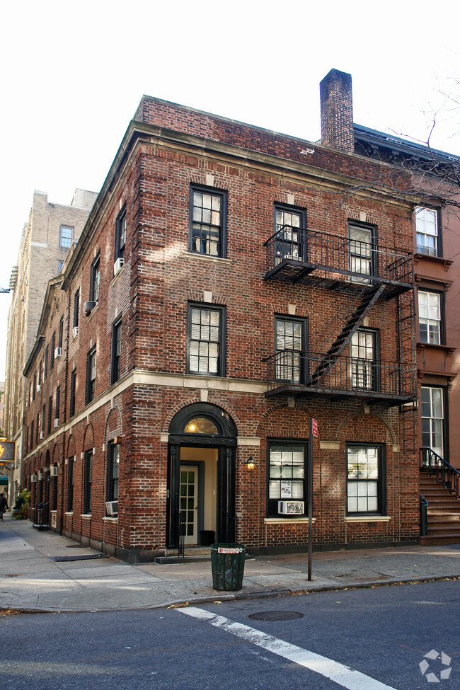 Building Photo - 50 Clark St