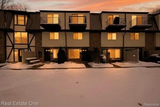 Building Photo - 874 N Main St