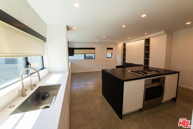 Foto del edificio - 14 Brooks Ave