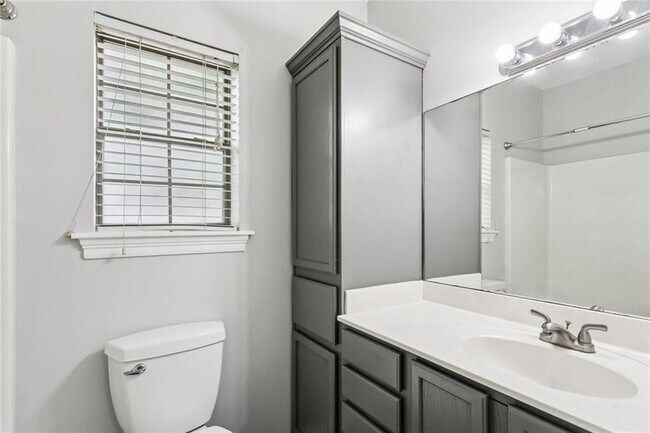 Building Photo - 38757 Blailey Dr