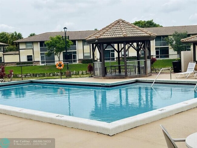 Foto del edificio - 2391 NW 89th Dr