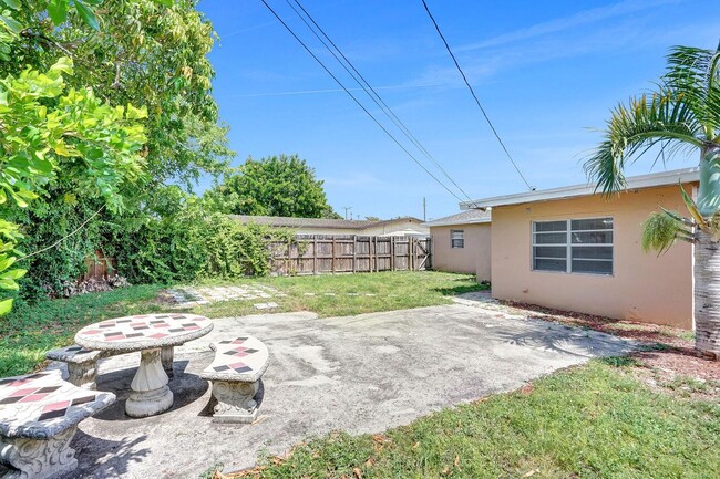 Photo - 7741 NW 33 Street House