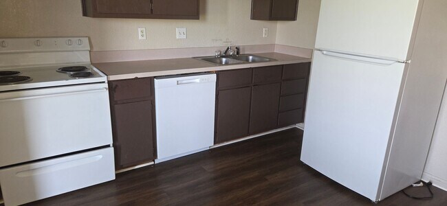 Foto del edificio - 5303 Daybreak Dr