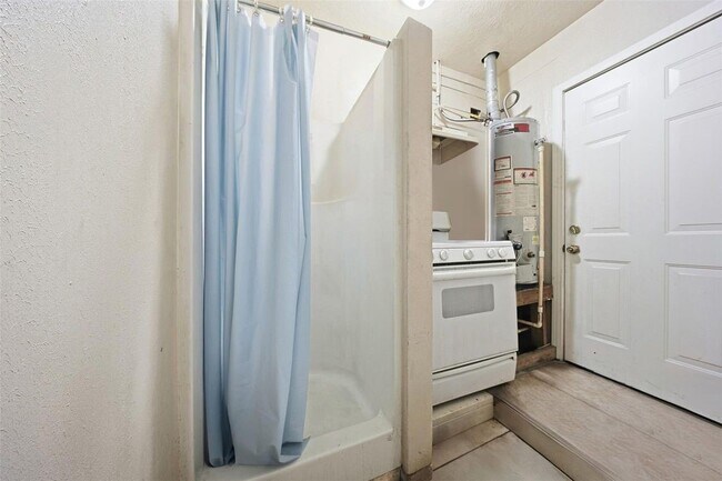 Foto del edificio - 8169 Garland St