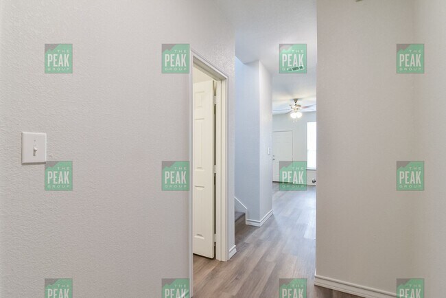 Building Photo - Stunning Fort Worth Duplex Available for R...