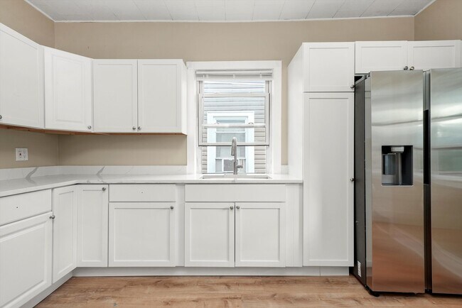 Foto del edificio - 3521 W Diversey Ave