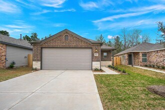 Building Photo - 9605 Last Maples Trl