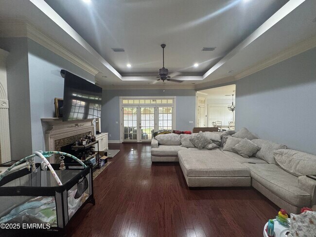 Building Photo - 437 Pinehurst Dr