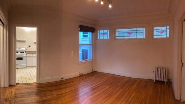 Building Photo - 1370 Washington St