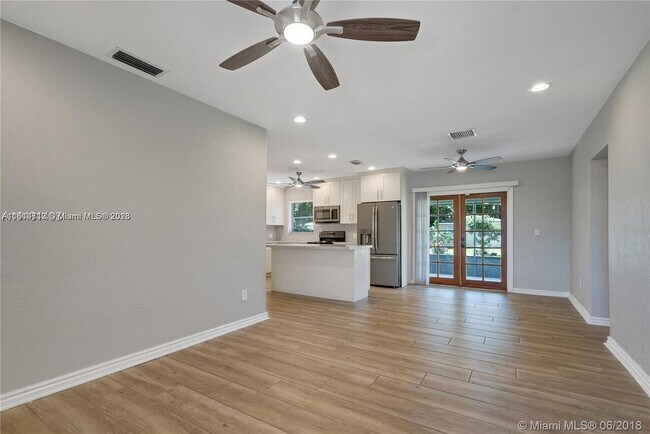 Foto del edificio - $3,300 16970 SW 303rd St