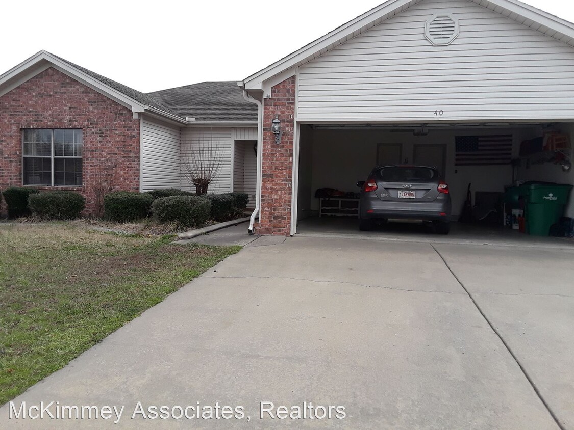 Primary Photo - 3 br, 2 bath House - 40 Magnolia Dr