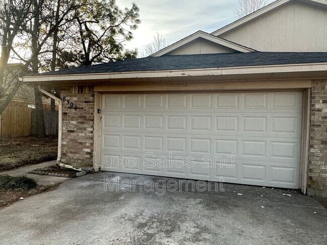 Foto del edificio - 8304 NW 8th St