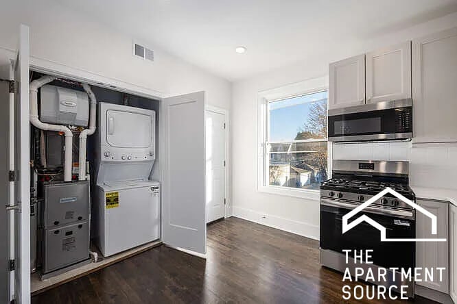 Photo - 3751 W School St (Chicago, IL)