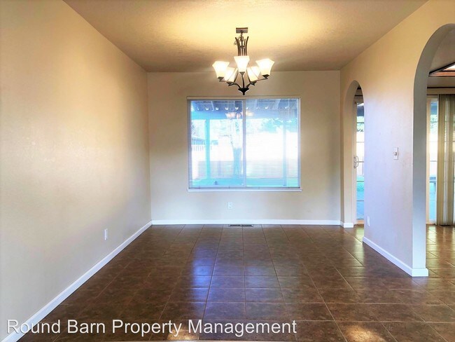 Building Photo - 4 br, 3 bath House - 6091 Dinah Court