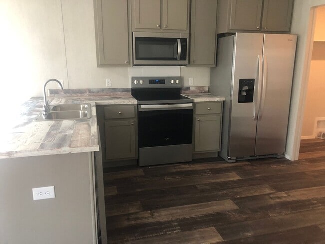 Building Photo - BRAND NEW-3 Bedroom / 2 Bath