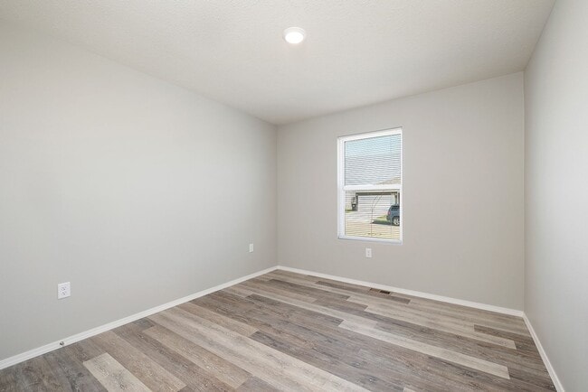Building Photo - Newly built 3 bedroom-Westbury Gardens!