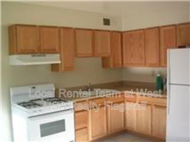 Photo - 2219 E Dortha Ave Apartment
